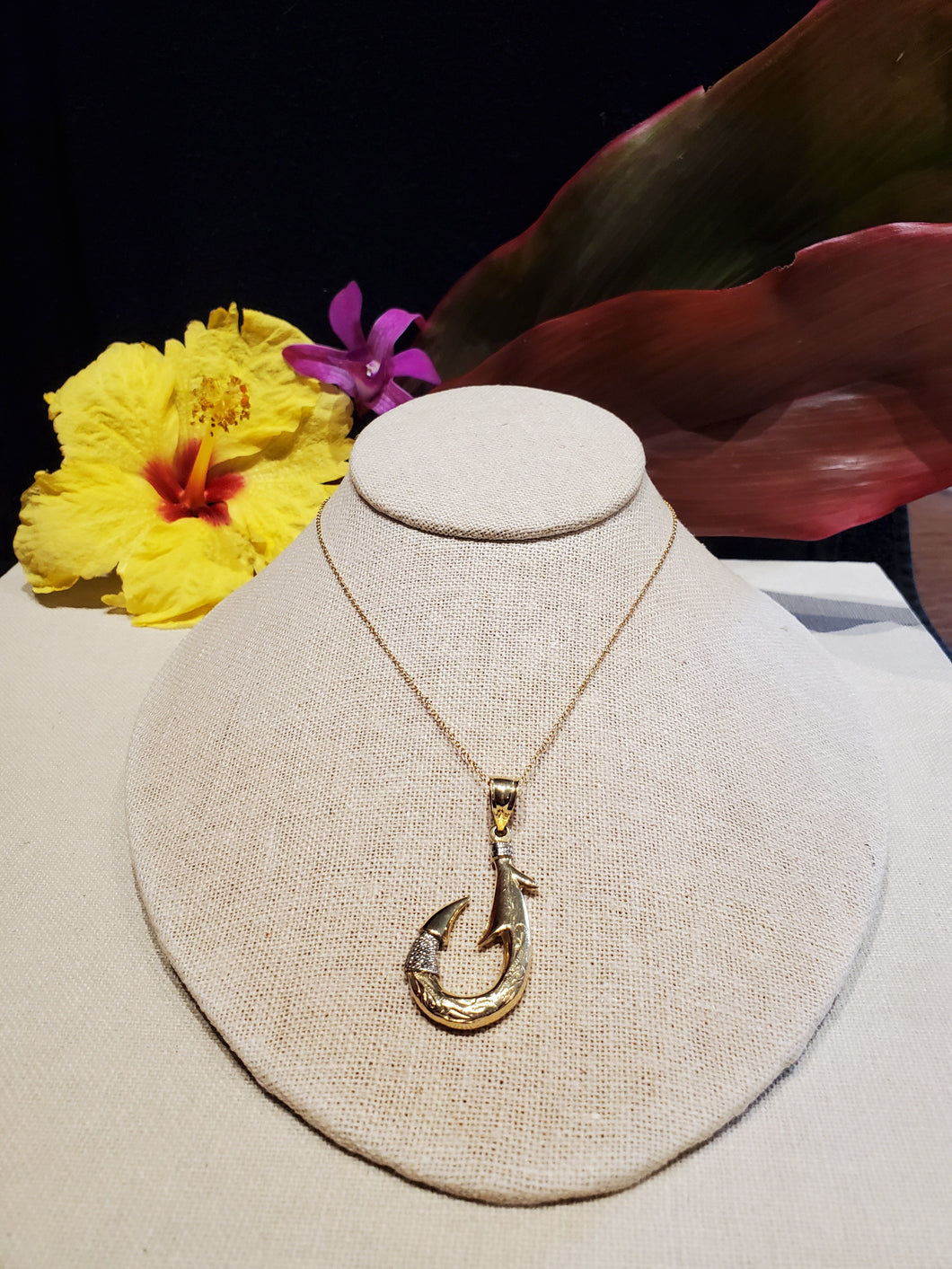 Hawaiian Hook 14K solid gold fine details