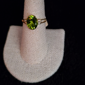 Oval Hawaiian Diamond Ring 14K 4 diamonds