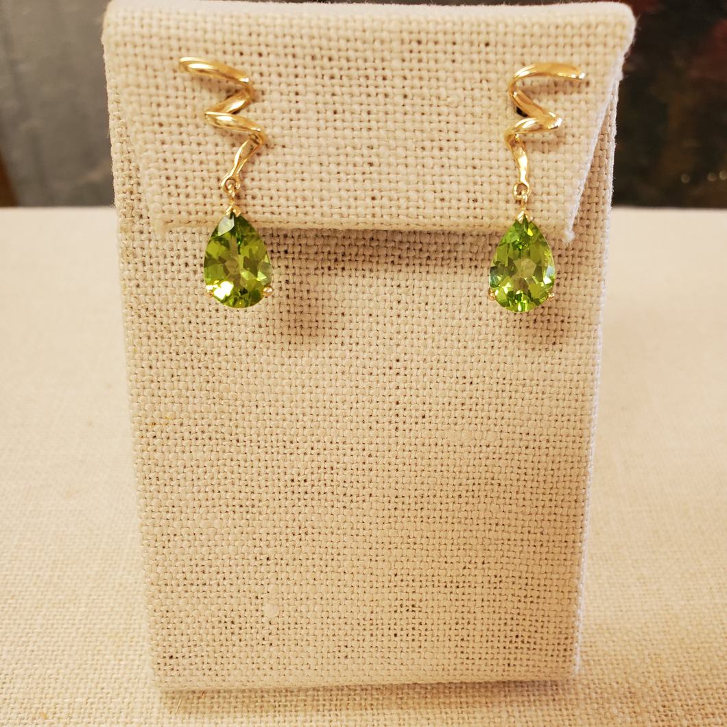 Peridot Hawaiian Diamond 14k Earrings