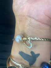 Load image into Gallery viewer, Hawaiin Style Bangle Bracelets
