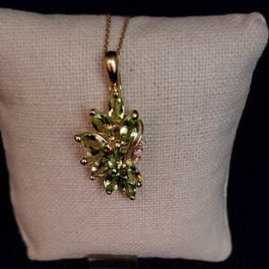 Light green Peridot Cluster pendent 14K